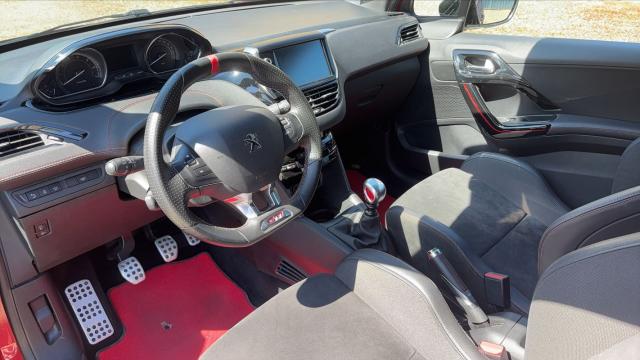 Peugeot 208 image 9