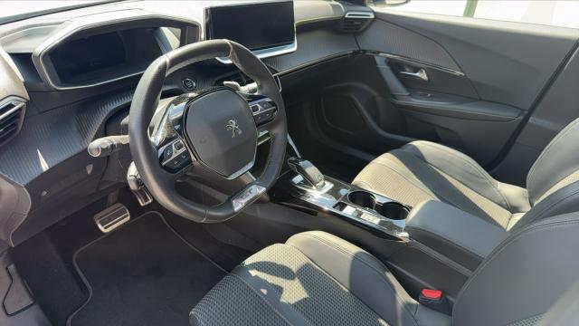 Peugeot 2008 image 1