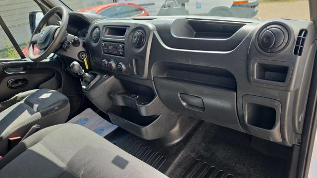 Renault Master image 9