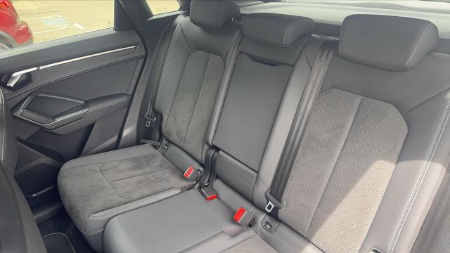 Audi Q3 image 2
