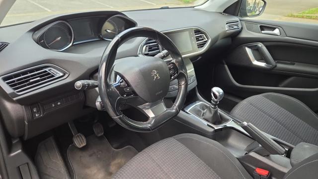 Peugeot 308 image 1