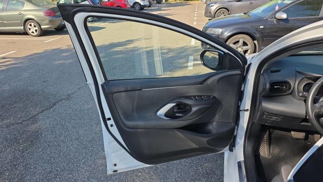 Toyota Yaris image 5