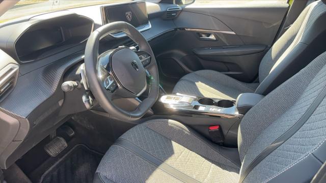 Peugeot 208 image 2