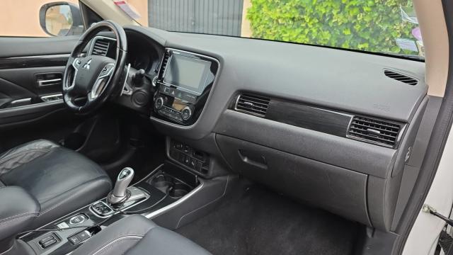 Mitsubishi Outlander image 7