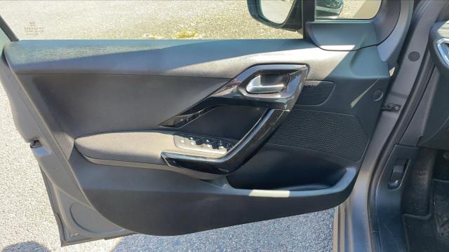 Peugeot 208 image 4