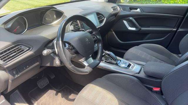 Peugeot 308 image 1