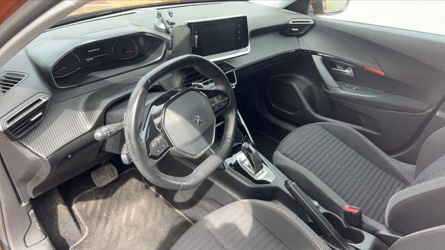 Peugeot 2008 image 1
