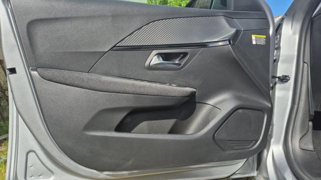 Peugeot 208 image 2