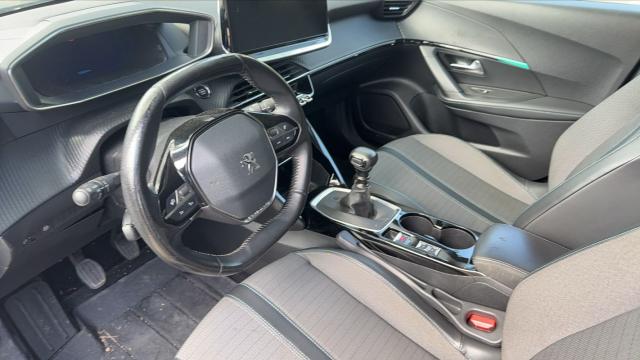 Peugeot 2008 image 1