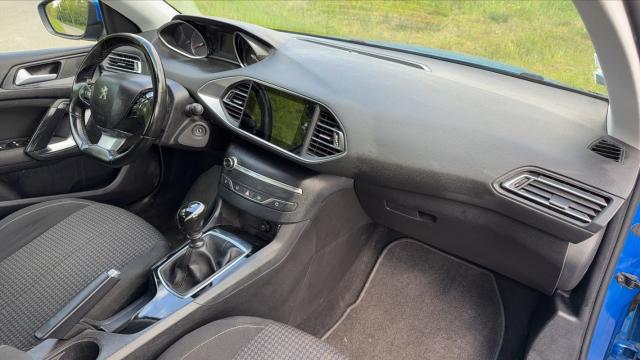 Peugeot 308 image 1