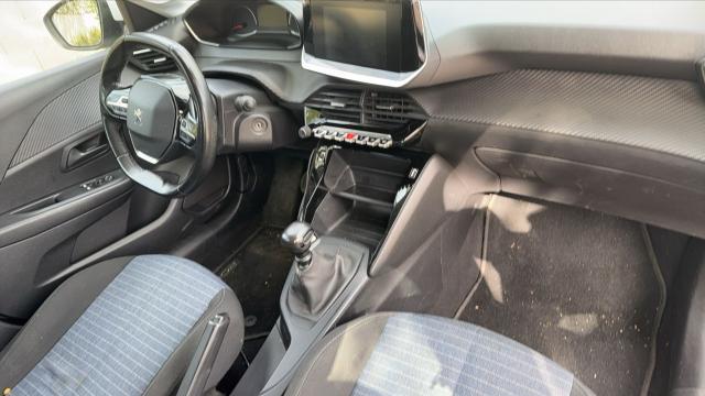 Peugeot 208 image 8