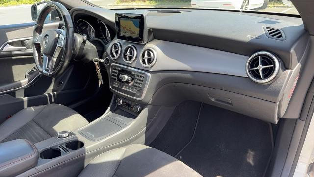 Mercedes Benz Cla image 8