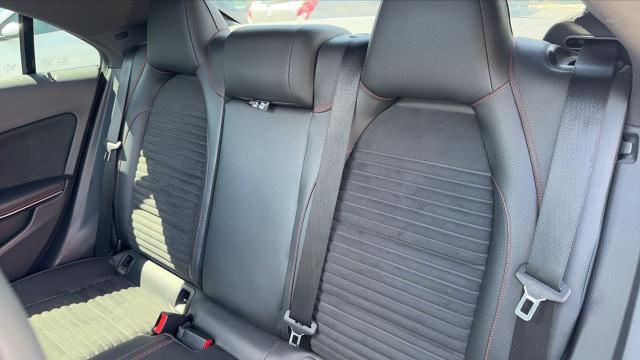 Mercedes Benz Cla image 7