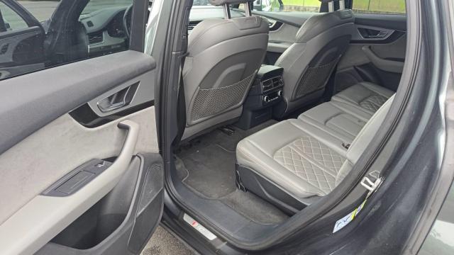 Audi Sq7 image 7