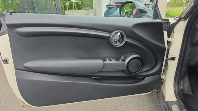 Mini Cabrio image 6