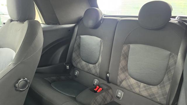 Mini Cabrio image 7