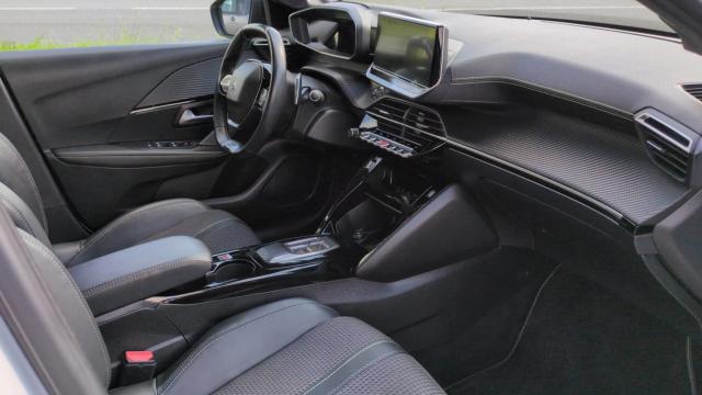 Peugeot 208 image 6