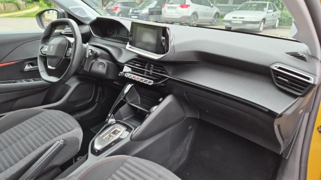Peugeot 208 image 5