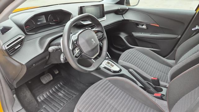 Peugeot 208 image 3
