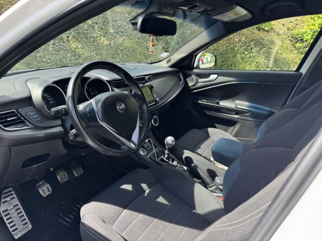 Alfa Romeo Giulietta image 7