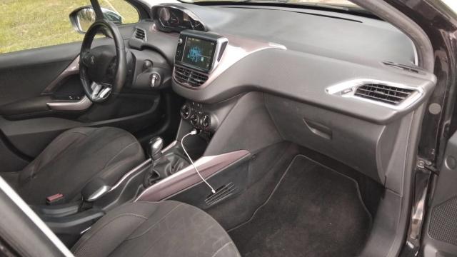Peugeot 2008 image 8