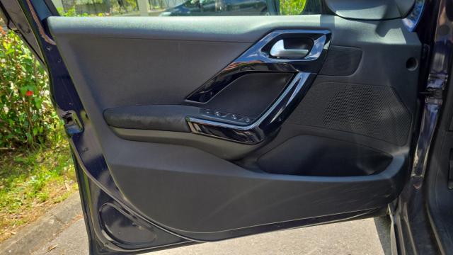Peugeot 208 image 6