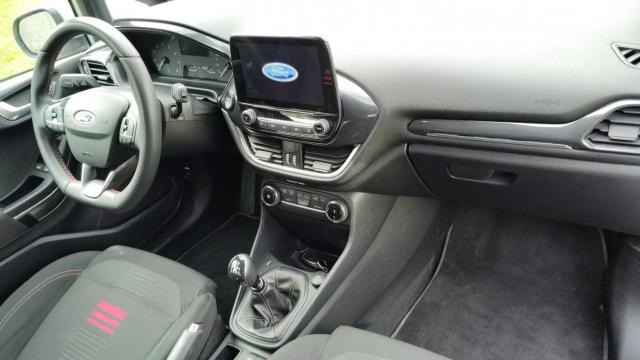 Ford Fiesta image 4