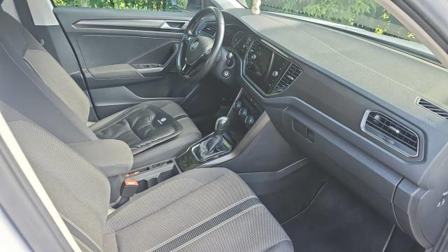 Volkswagen T-Roc image 9