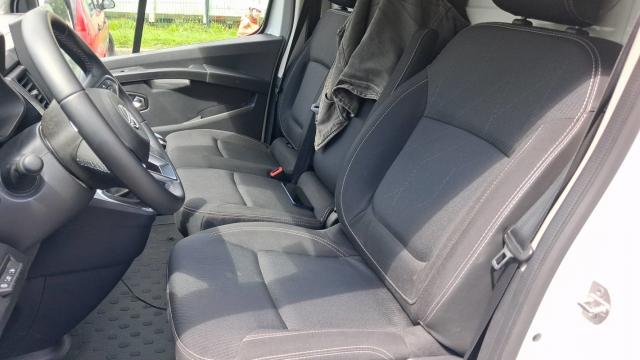 Nissan Primastar image 2