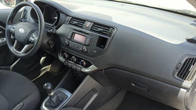 Kia Rio image 7
