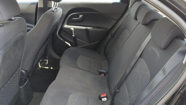 Kia Rio image 9