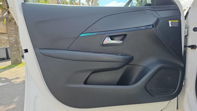 Peugeot 208 image 2