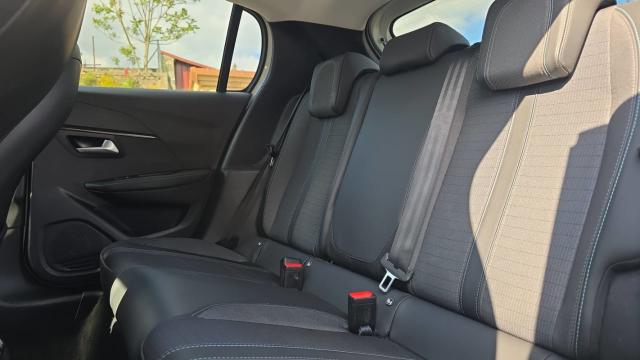 Peugeot 208 image 4