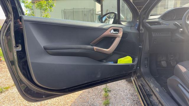 Peugeot 208 image 4