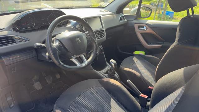 Peugeot 208 image 7
