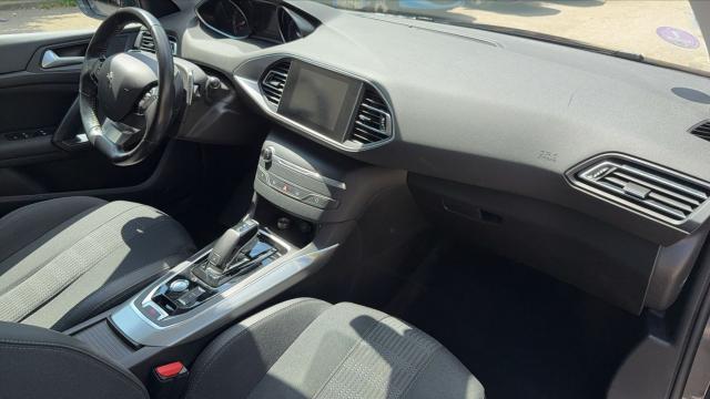 Peugeot 308 image 2