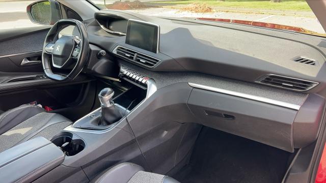 Peugeot 3008 image 2