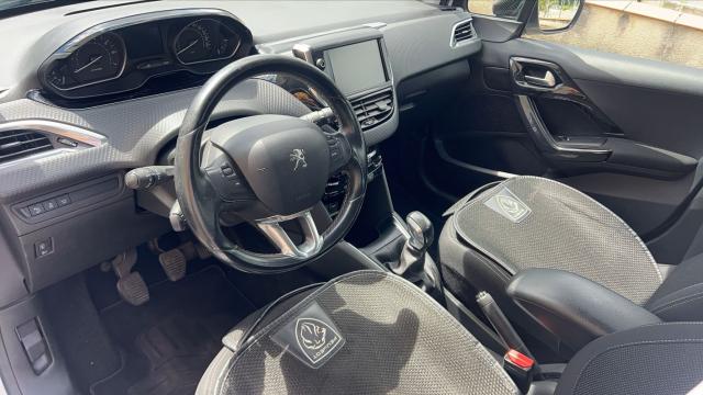 Peugeot 208 image 7