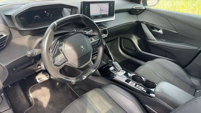 Peugeot 208 image 8