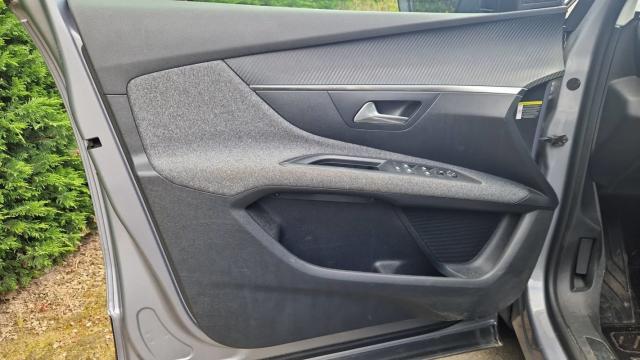 Peugeot 3008 image 8