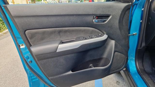 Suzuki Vitara image 6