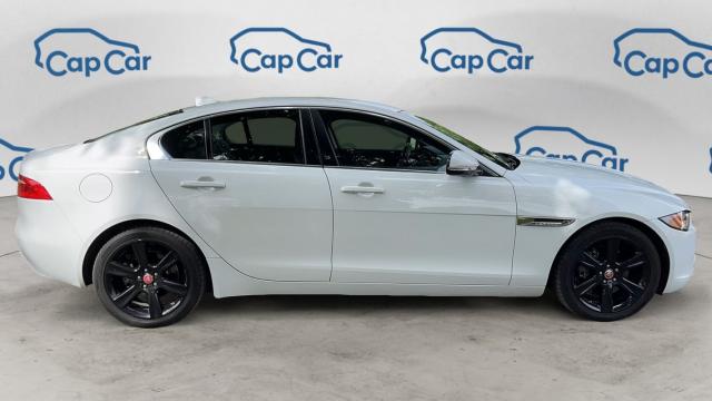 Jaguar Xe image 1
