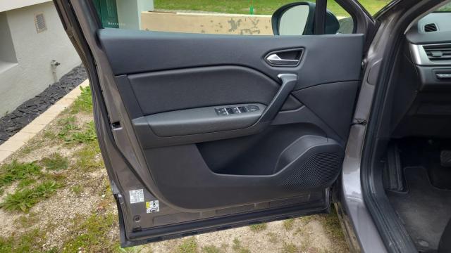 Renault Captur image 2