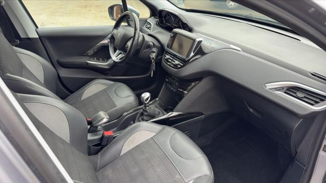 Peugeot 2008 image 3