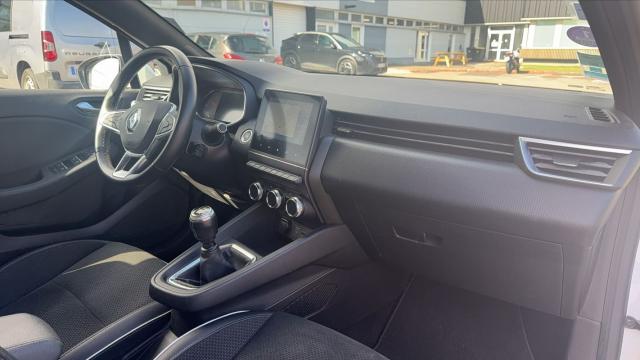 Renault Clio image 9