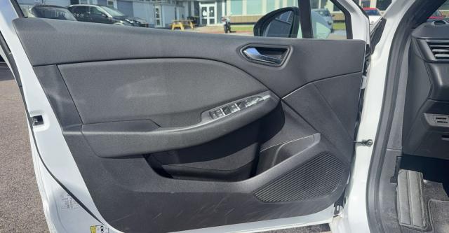 Renault Clio image 2