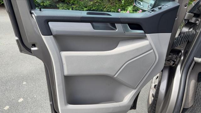 Volkswagen California image 9