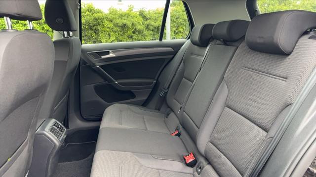 Volkswagen Golf image 2