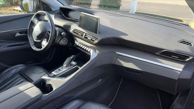 Peugeot 5008 image 2