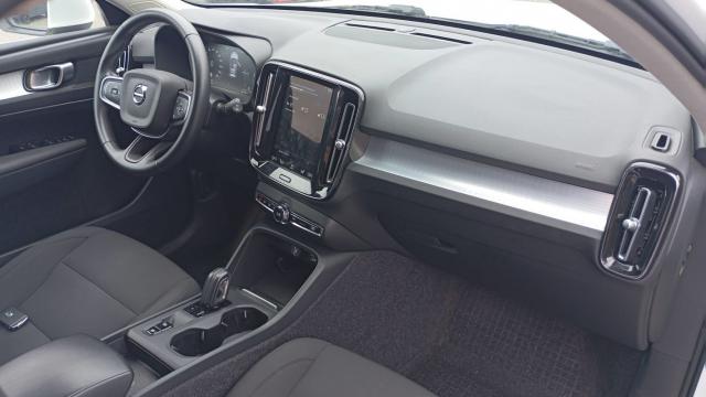 Volvo Xc40 image 9